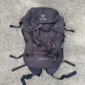 ARC’TERYX Miura 50 Black Tall Backpack